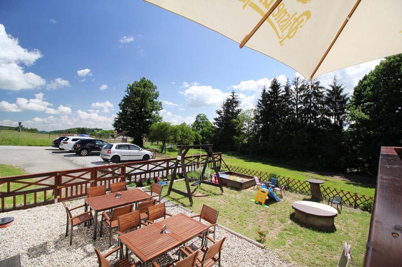Penzion A Restaurace Hostinec Na Letne Cesky Krumlov Exterior photo